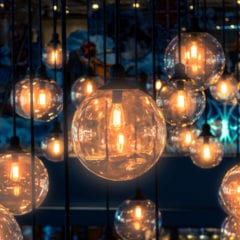 Be generous with credit, stingy with blame